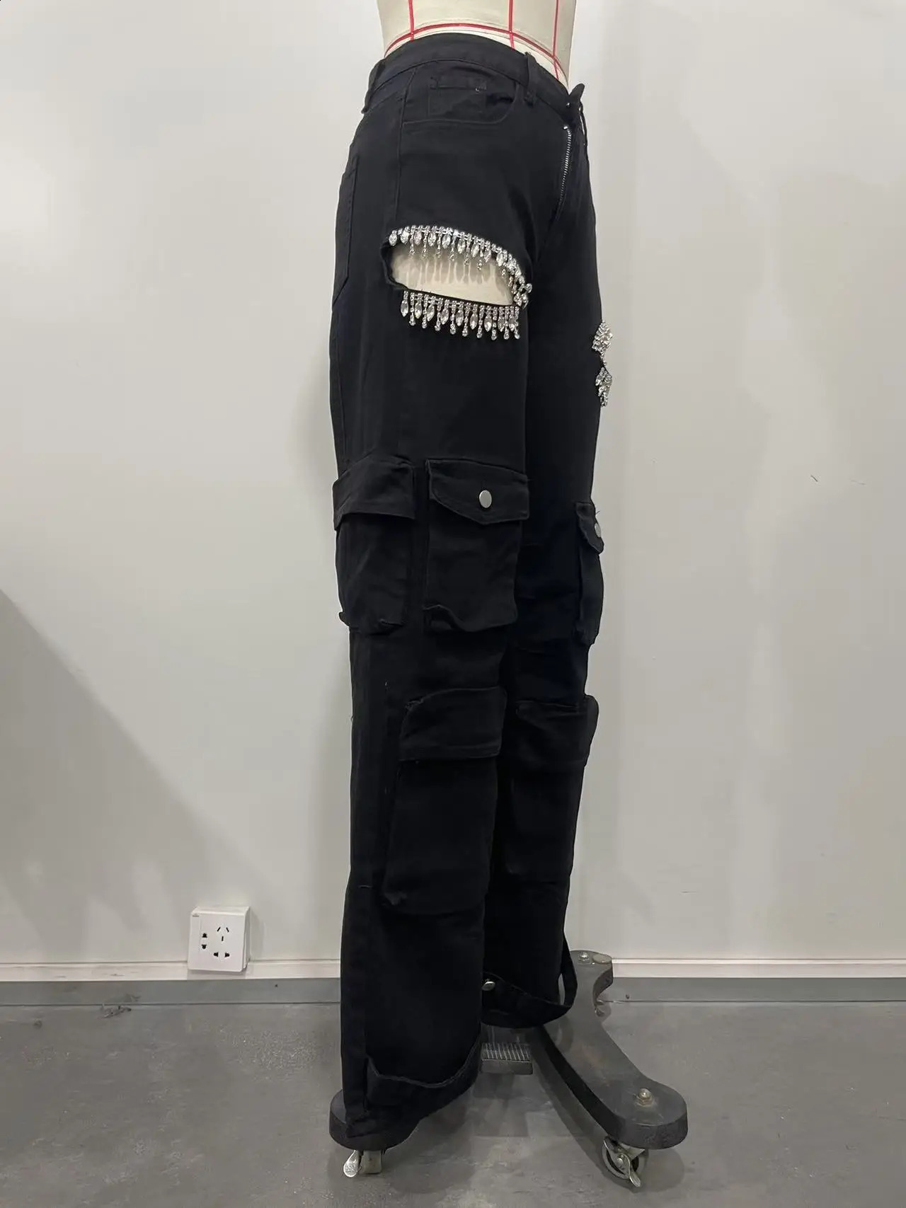 Shiny Rhinestone Multi Pockets Jeans Cargo Pants Sexy Women Elegant Hollow Out Diamonds Denim Straight Trousers 250224