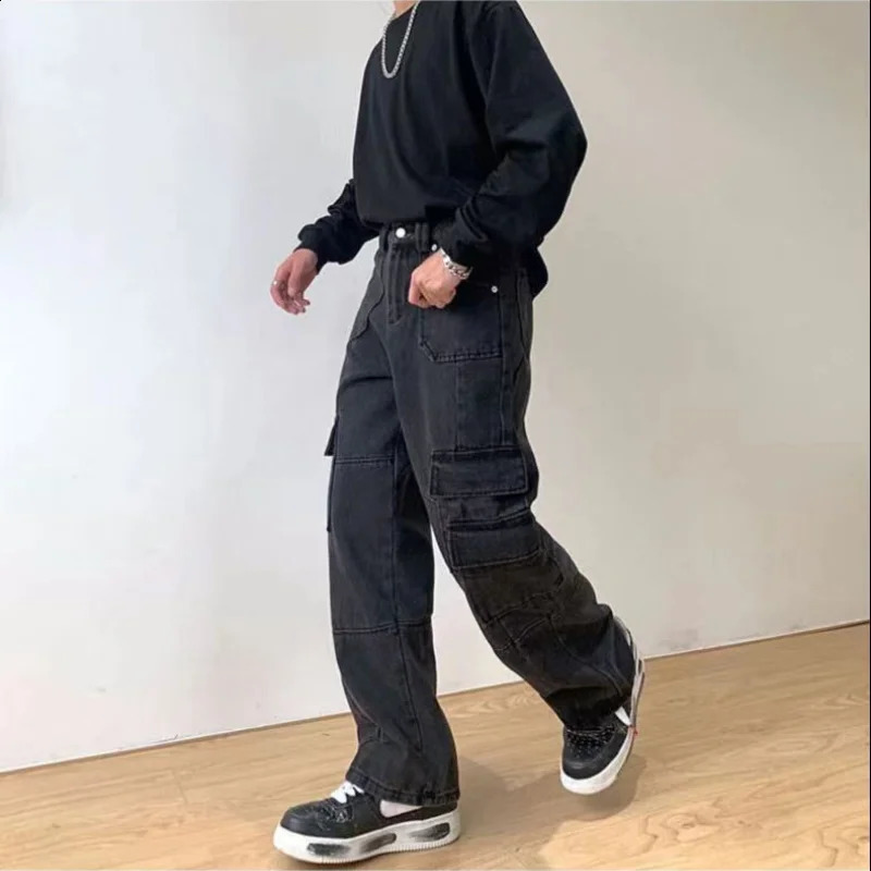 Mens cargo pants with multiple pockets on the street black and gray work pants suitable for mens loose pants high waisted retro straight leg jeans 250