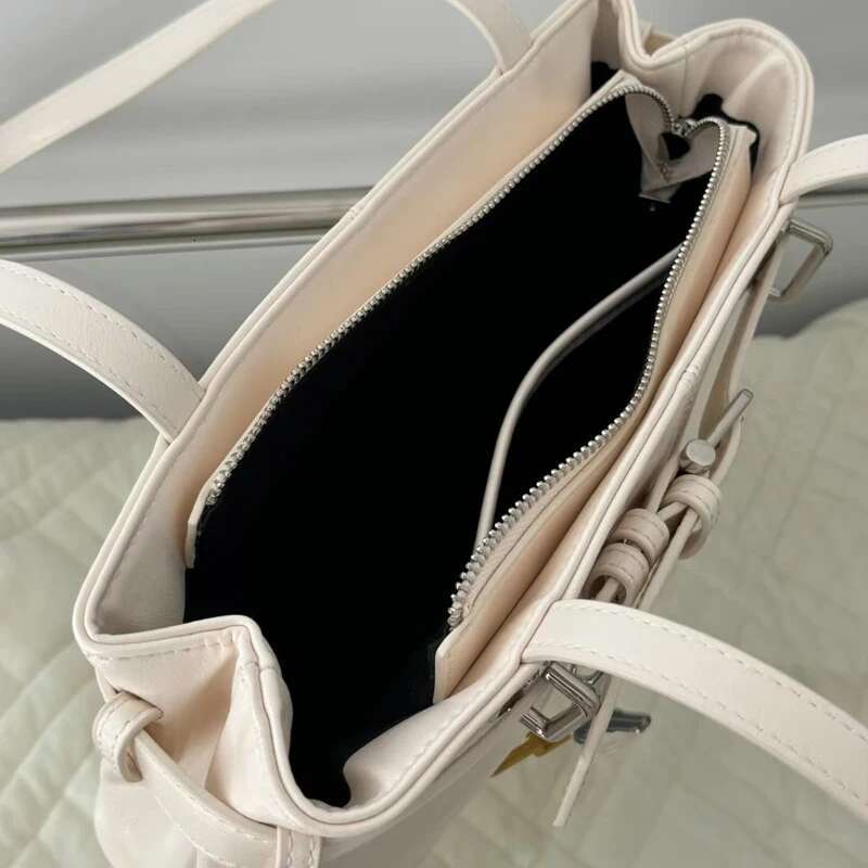 Korean Casual Shoulder Bags For Women Designer Handbags Purses New In PU Belt Buckle Key Pendant Top Handle Underarm