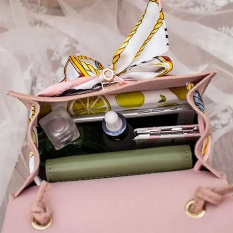 2025 New Women's Ribbon PU Leather Bow Decoration Mini Flip Cover Handbag Women's Fashion Single Shoulder Bag Crossbody Bag Handbag