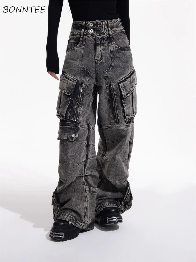 Cargo Style Jeans Women 2000s Y2k Baggy Techwear Vintage Multi Pockets American High Street ed Couples Hip Hop Trousers 250224