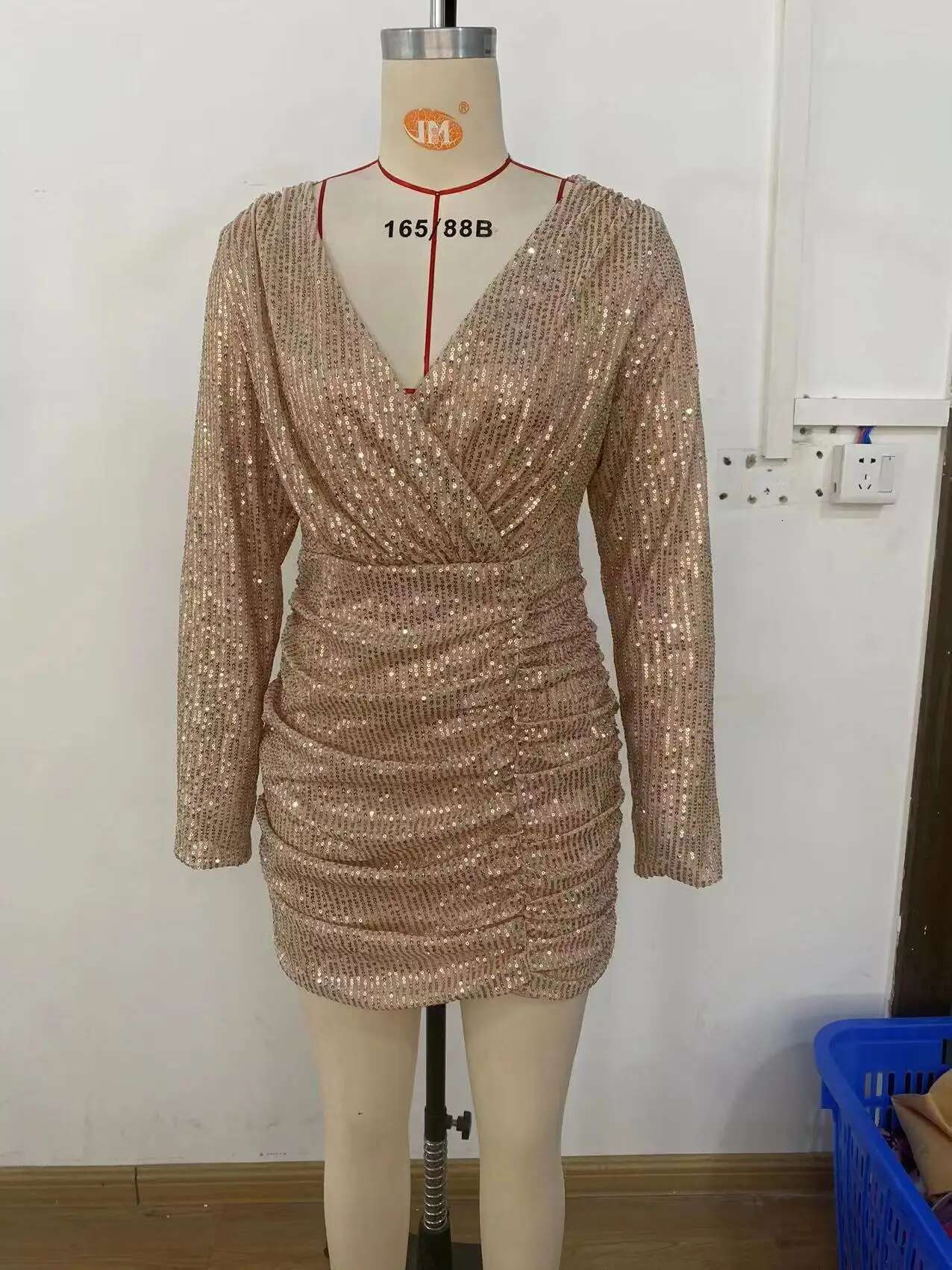 2025 Autumn/Winter New European And American Women's Clothing Sexy V-Neck Bag Hip Short Skirt Fashion Sequin Dress