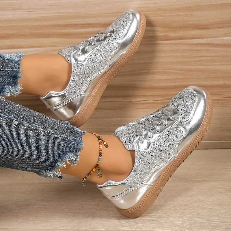 Womens sports shoes 2025 new explosive men and womens casual sports shoes fashionable classic board shoes thick soled womens flat shoes M250303