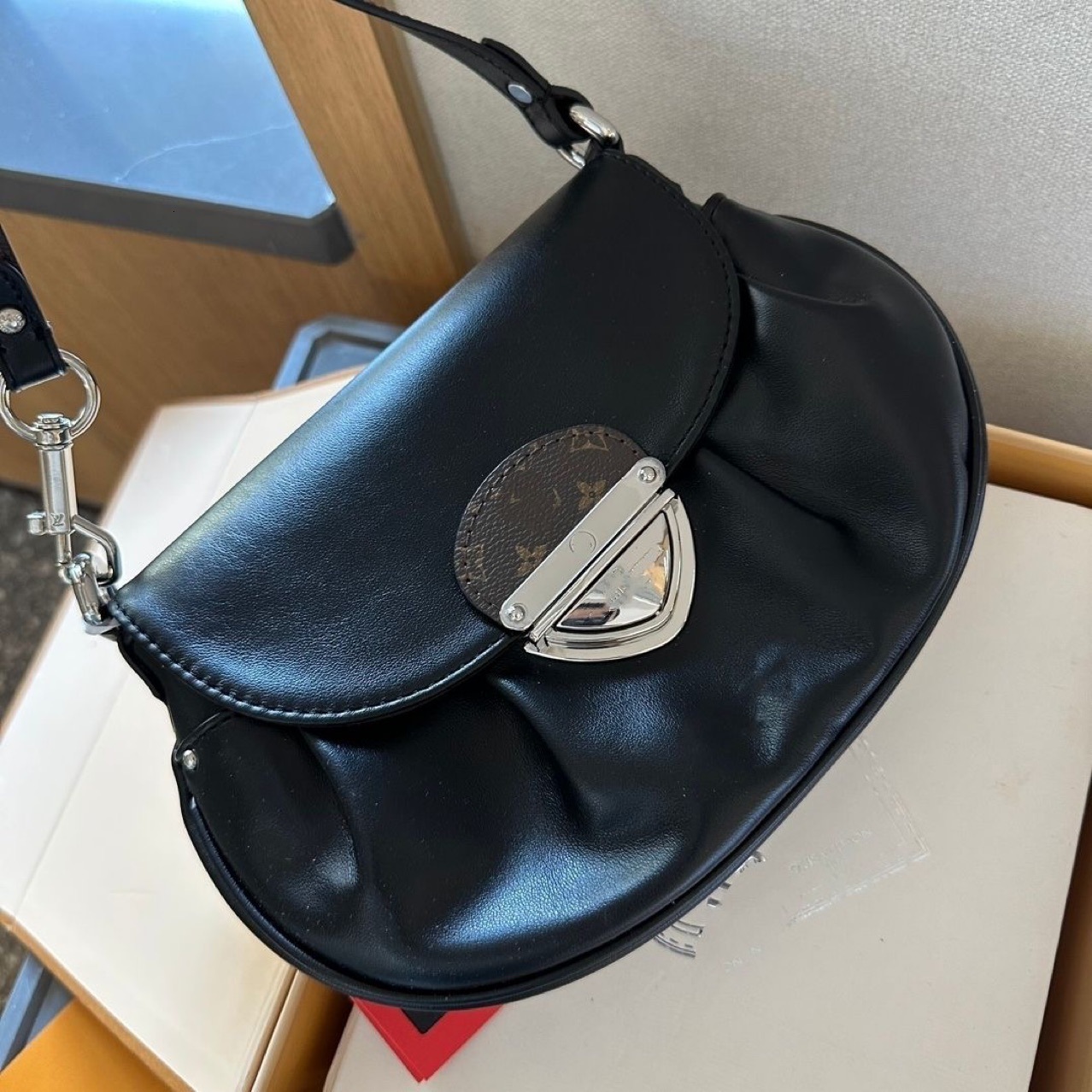 Designer First Layer Cowhide Women's New Trendy Saddle Single Shoulder High-End Armpit Crossbody Bag, Fashionable And Versatile Casual Bag