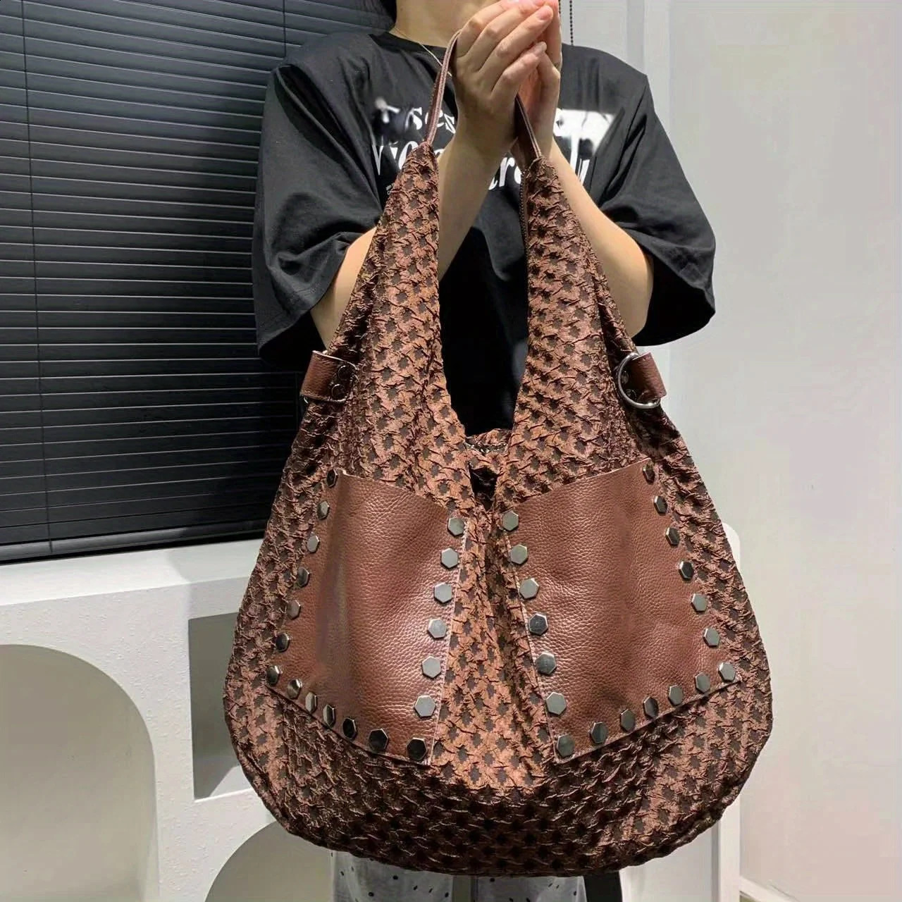 Womens fashion casual sports tote bag stitching genuine leather large capacity shoulder messenger bag 250305