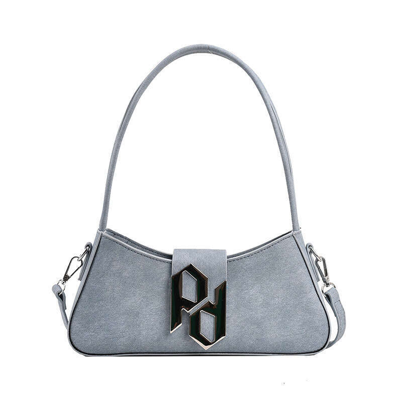 Advanced armpit women's simple and fashionable French stick bag, 2025 new autumn niche casual shoulder bag