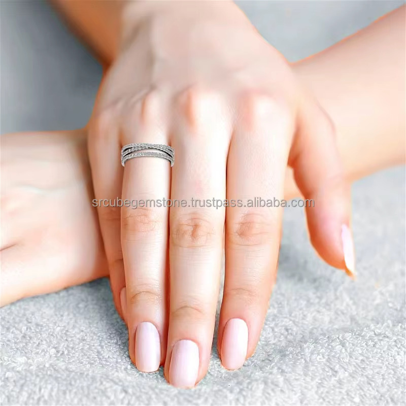 Moissanite Platinum Ring is the most fashionable quality natural ring used as a bridal gift
