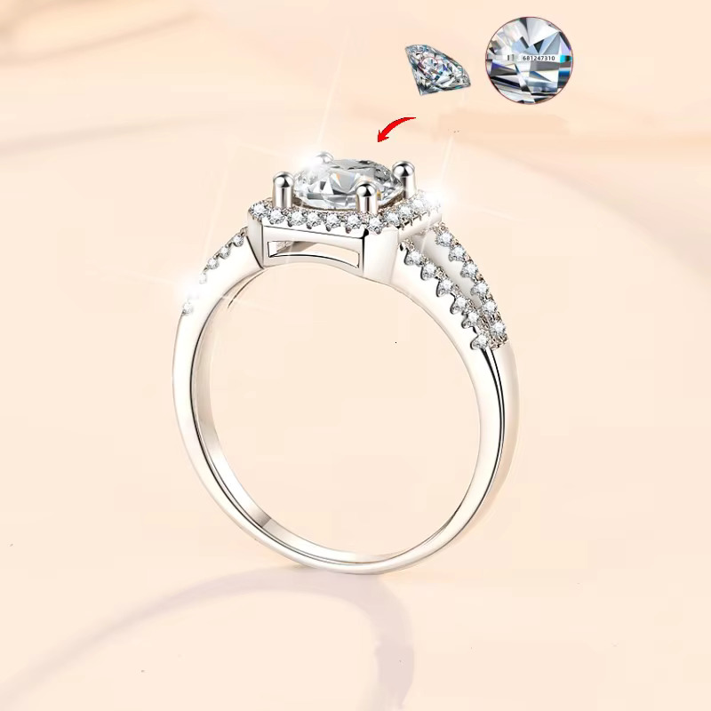 A anniversary celebration is always must-have for your heart. Purchase an engagement shaped natural silica ring with a unique design