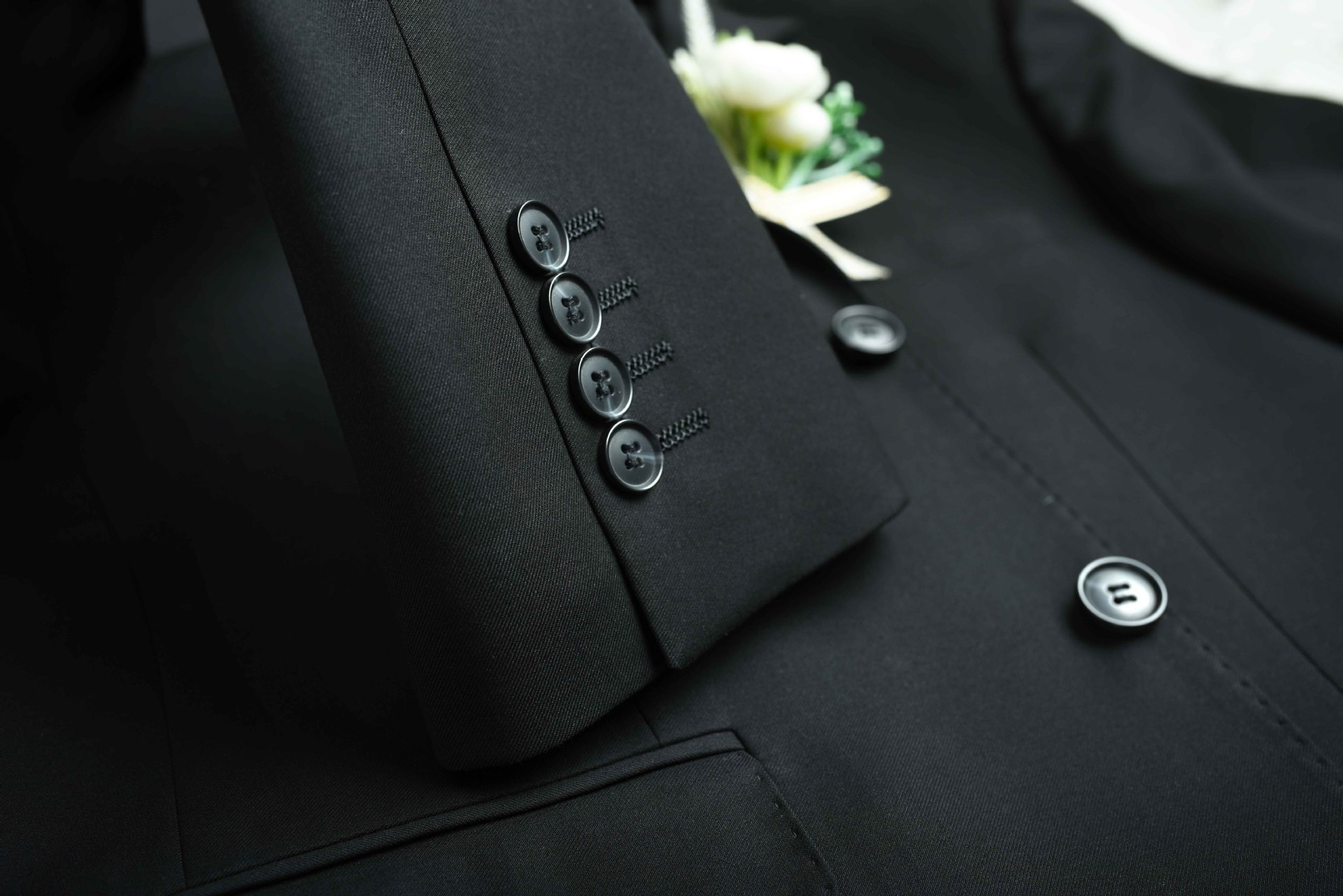 F32Elegant Men's Black Business Suit with Imitation Wool & Yarn Dyeing Technology
