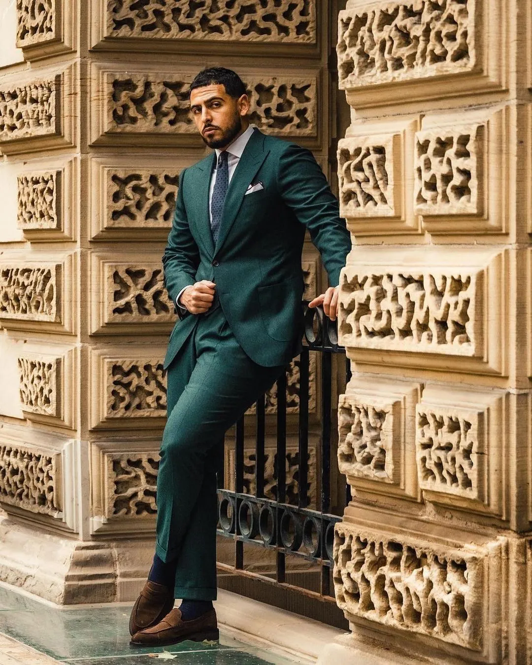 Dark Green Men Suits Garden Wedding Tuxedos Peaked Lapel Two Buttons Trim Fit Groom Wear Prom Party Blazer Jacket And Pants
