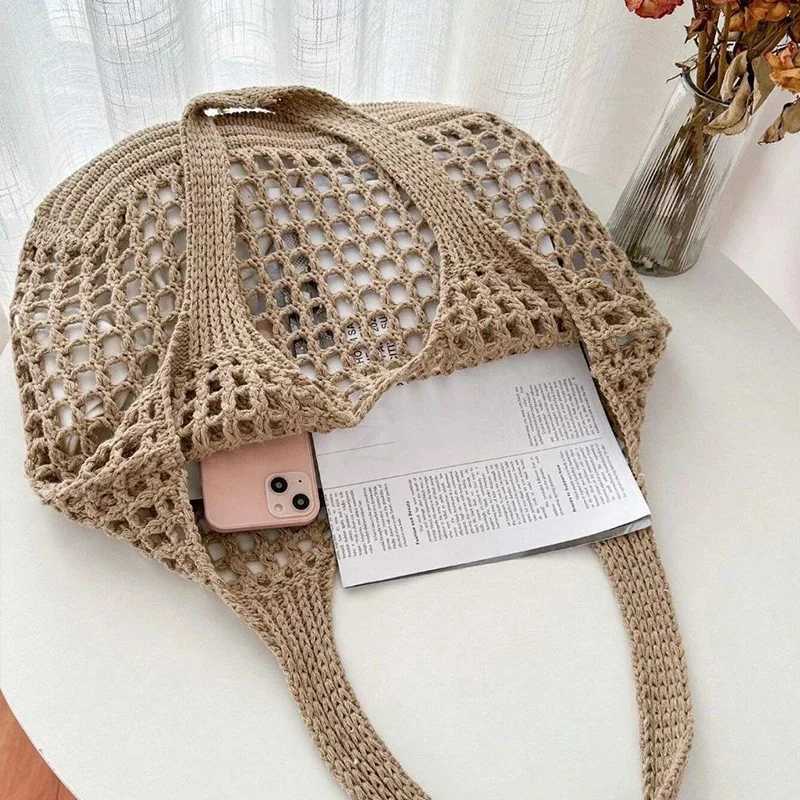 New Arrival Fashion crocheted womens bag summer beach handbag Lafia fashion handbag grass bag Bohemian womens knitted shoulder bag T250303