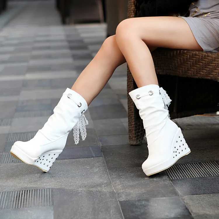 Womens rubber boots luxury designer round toe wedge shoes rain red fashionable high heels mid calf womens mid calf solid fabric Lac Z250303