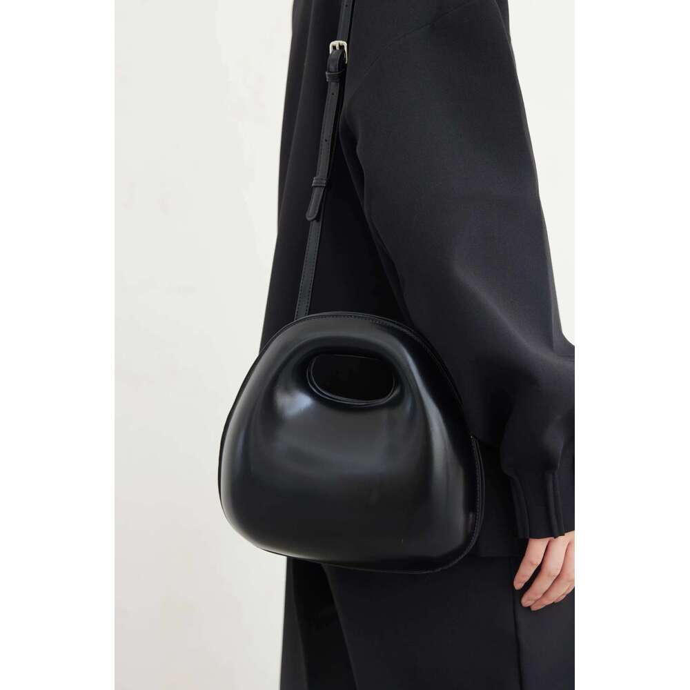 Women's Bags UMI MAO Unique Design Three Dimensional Egg Bag Simple Magnetic Single Shoulder Crossbody Designer Handbags