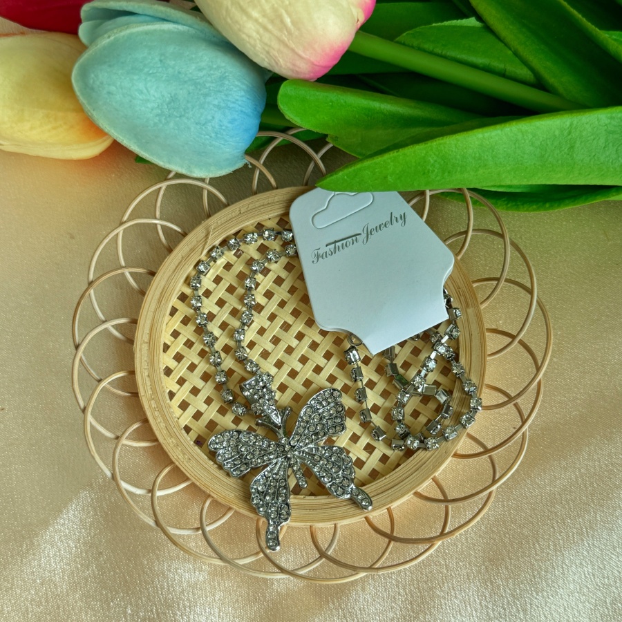 Women's Elegant Single Layer Rhinestone Butterfly Pendant Necklace with Claw Setting