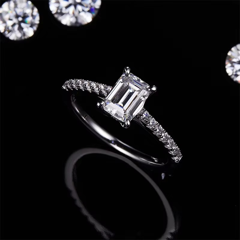 Lab Created Certified Mossanite Wedding 1ct 5.5 mm White Color Princess Cut Sier Engagement Moissanite Ring for Women