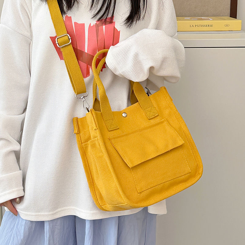 Luxury bag designer bag Shoulder bag Crossbody bag for woman Fashion Leisure banquet bag Luxury Woven underarm bag Mobile phone bag and makeup bag Hot