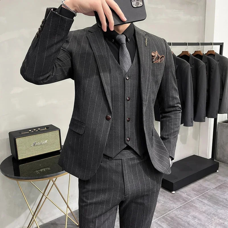 S7XL Blazer Vest Pants Highend Plaid Retro Business Suit Groom Wedding Party Slim Fashion British Style Performance 250224