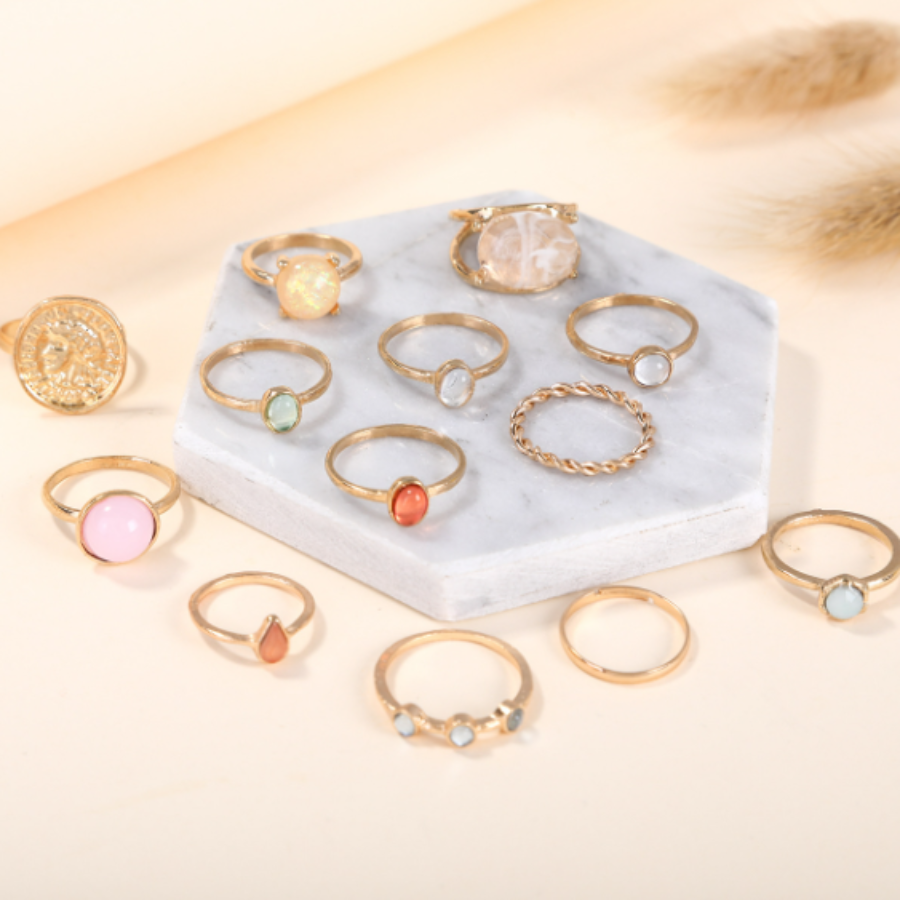 Women's Vintage Jelly Color Engraved Ring Set with Diamond Embellishments - Creative Style Jewelry