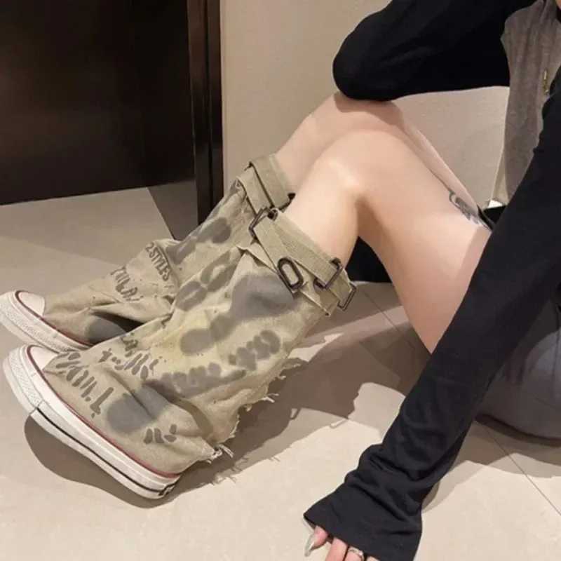 Designer Long Boots Women Cowboy Canvas Shoes Pleats Stacking Boots for Women Autumn and Winter Vintage Graffiti Ladies Boots Z250303