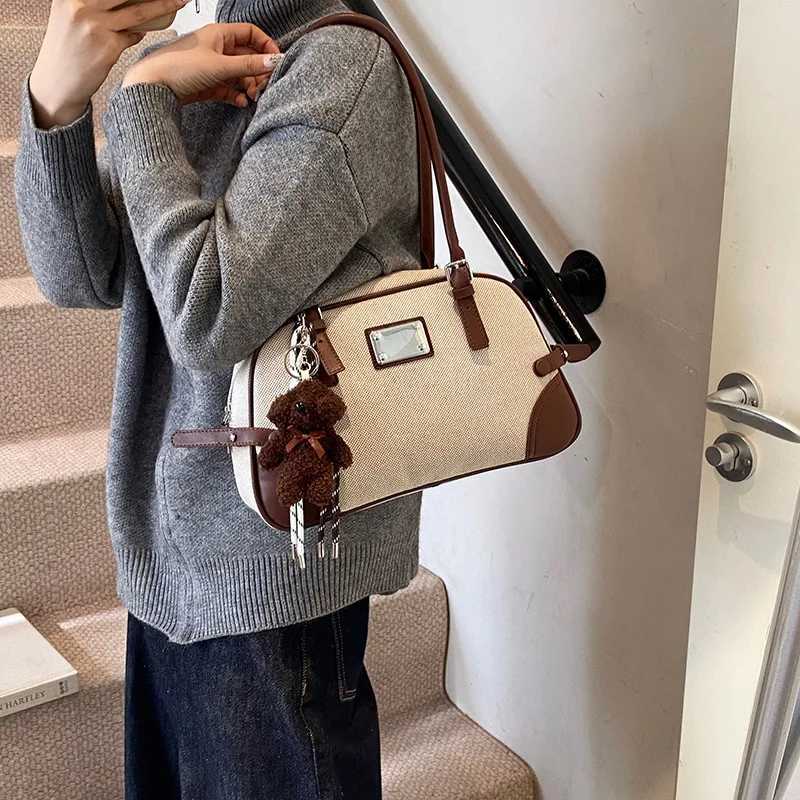 Brand Designer PU Leather and Canvas Patchwork Womens Shoulder Bag Retro Pendant Crossbody Bag Shell Handbag Y250303