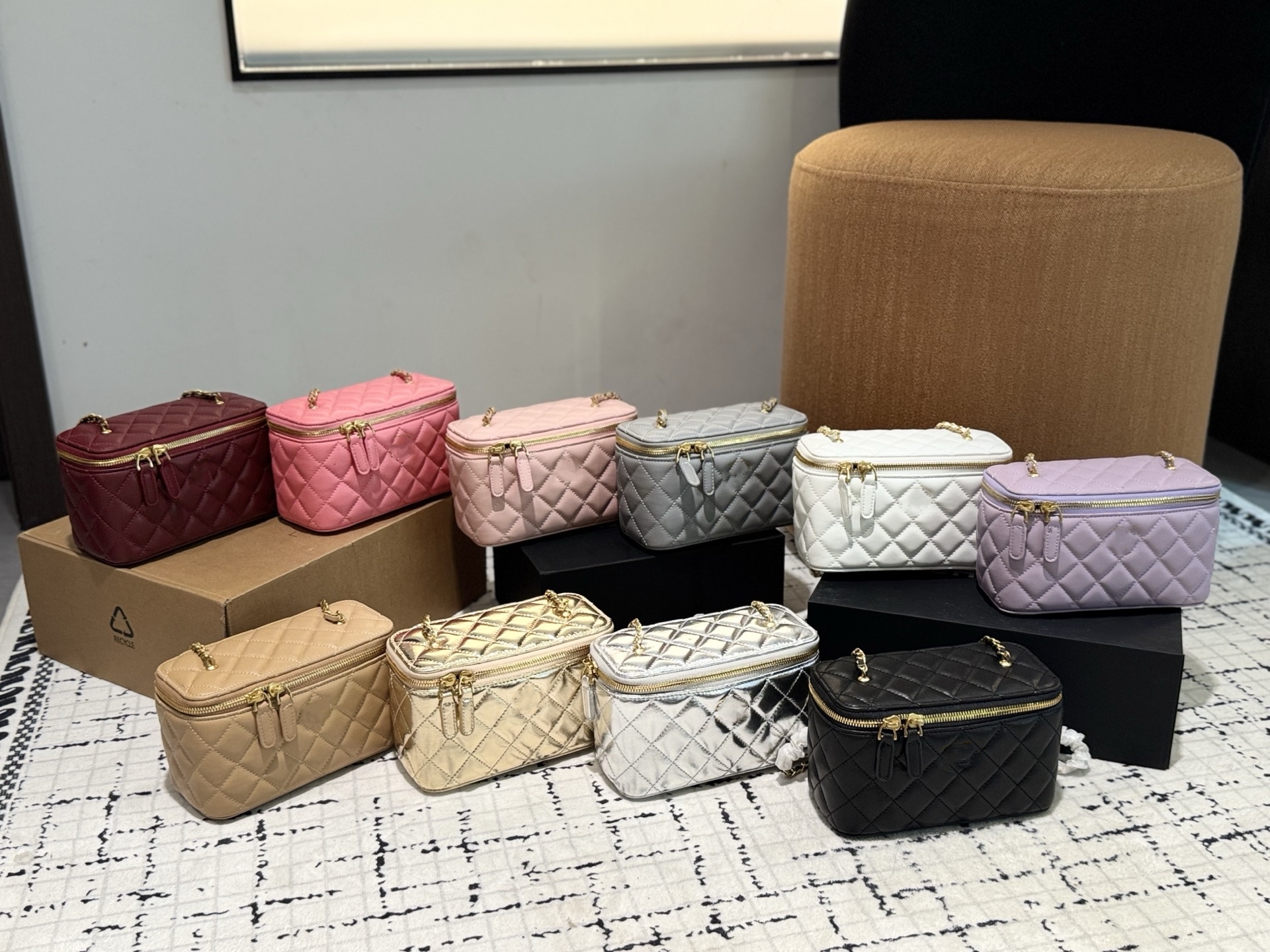 New Gold Ball Box Chain Bag Cosmetic Bags Women Designer Handbags Makeup Toiletry Shoulder Toiletries Pouch Storage Cosmetic-Nice Case