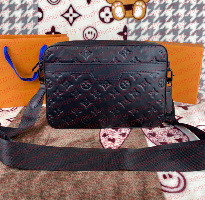 Luxurys Designer bags men Leather Black Flowers Messenger Purse Crossbody Bags Shopping Bag Plain Shoulder bag Handbags Women Wallets purse tote bag