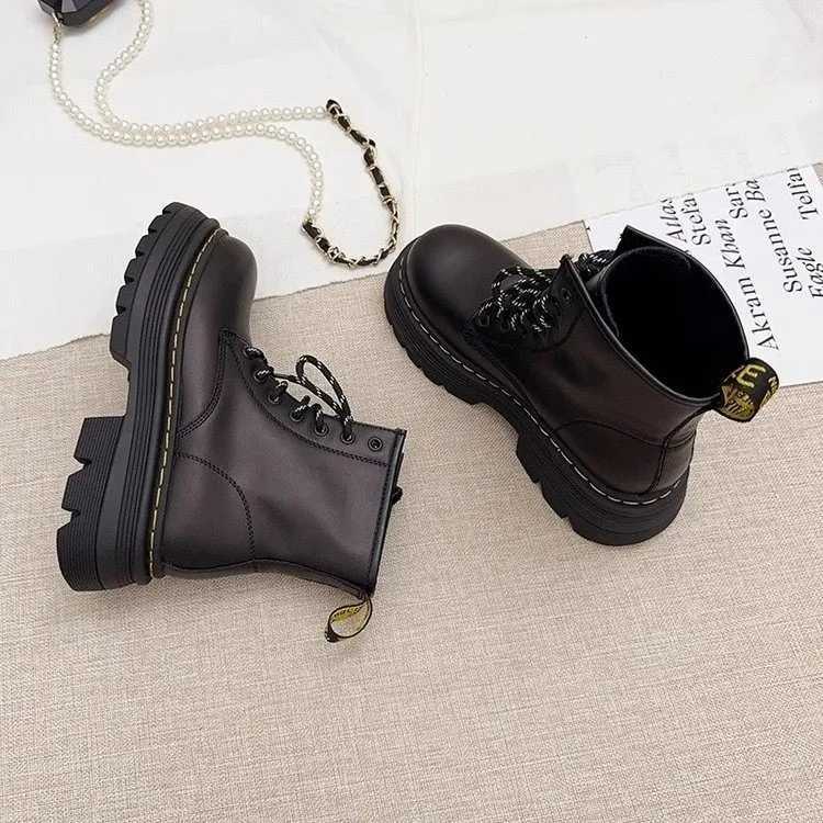 Womens high street style leather boots thick soled small bodied short boots Z250303