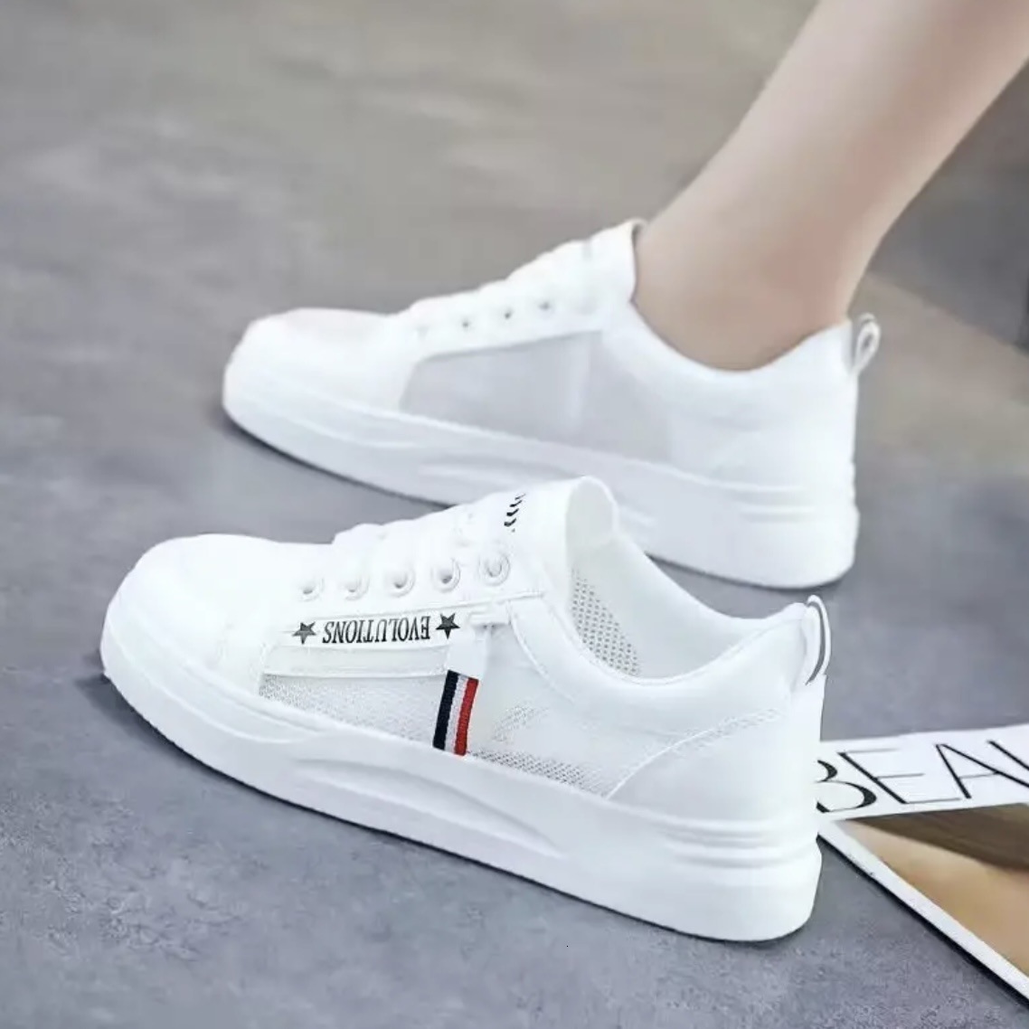 Genuine Leather White Shoes 2025 Designer s New Spring And Autumn Versatile Casual Sports Lightweight Soft Soled Travel Board Shoes Fashionable Sports