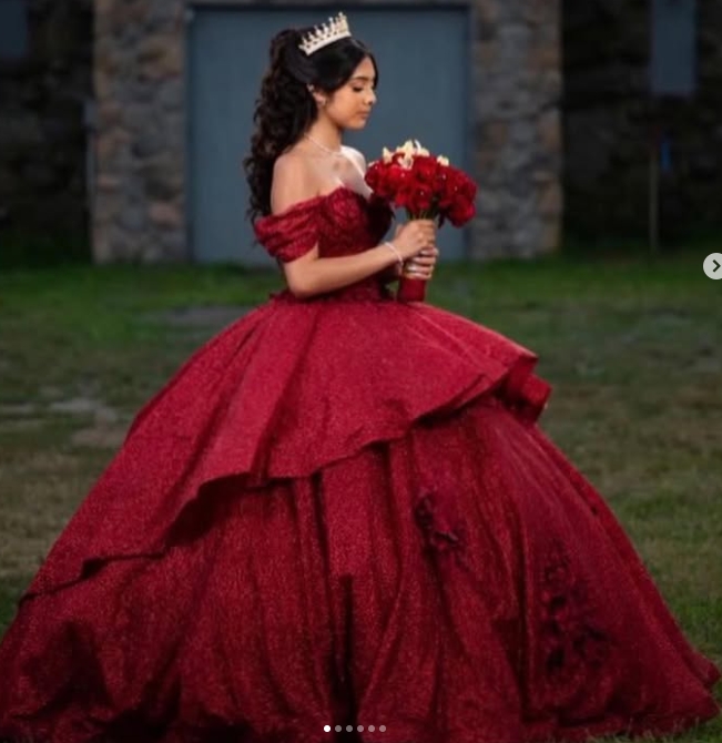 Glitter Burgundy Sequin Quinceanera Dresses Straps Off Shoulder Sweetheart Neckline Shiny Princess Sweet 16 Dress Prom Party Ball Gown