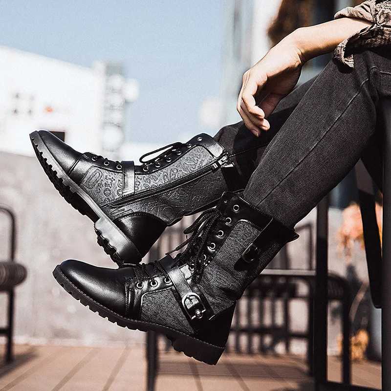 2025 Mens Punk Boots Fashion Street Mens Motorcycle Boots Luxury Buckle Tool Shoes Cowboy Medium High Mens Military Boots Z250303