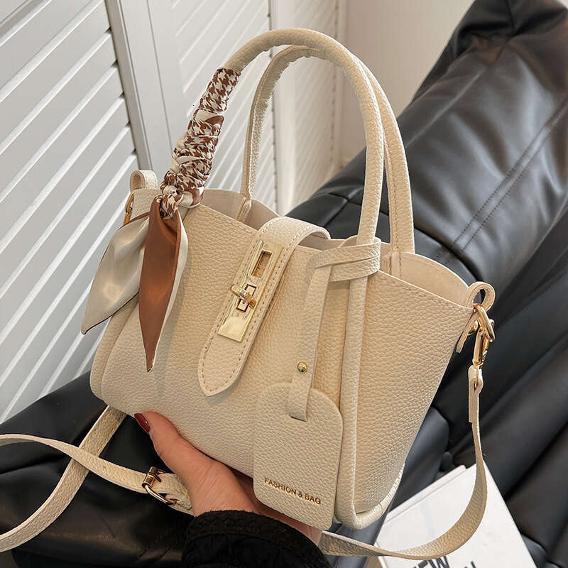 Niche handbag 2025 summer new trend vegetable basket women's small fragrant style crossbody hand-held bucket bag