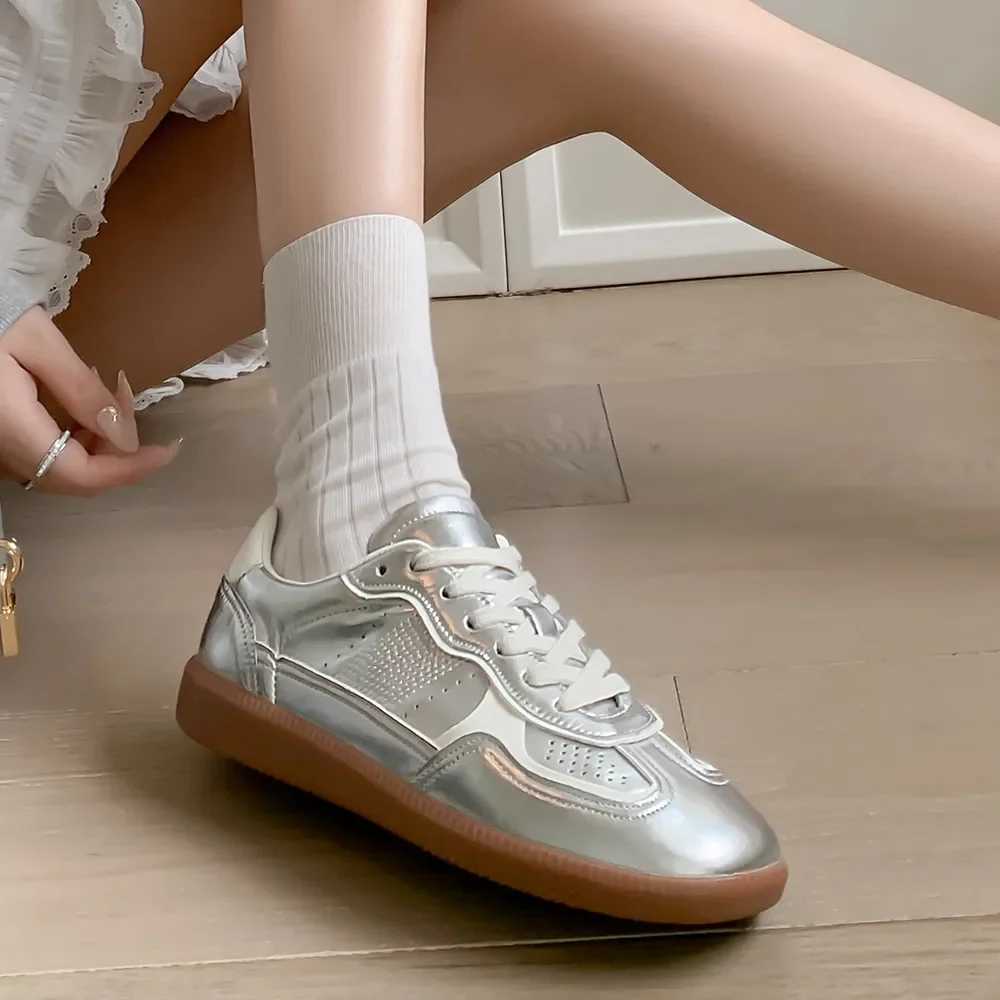 Women Breathable Tennis Trainers Bottom Silver Leather Flats Walking Sneakers Youth Girls Students Outdoor Travel Casual Shoes M250303