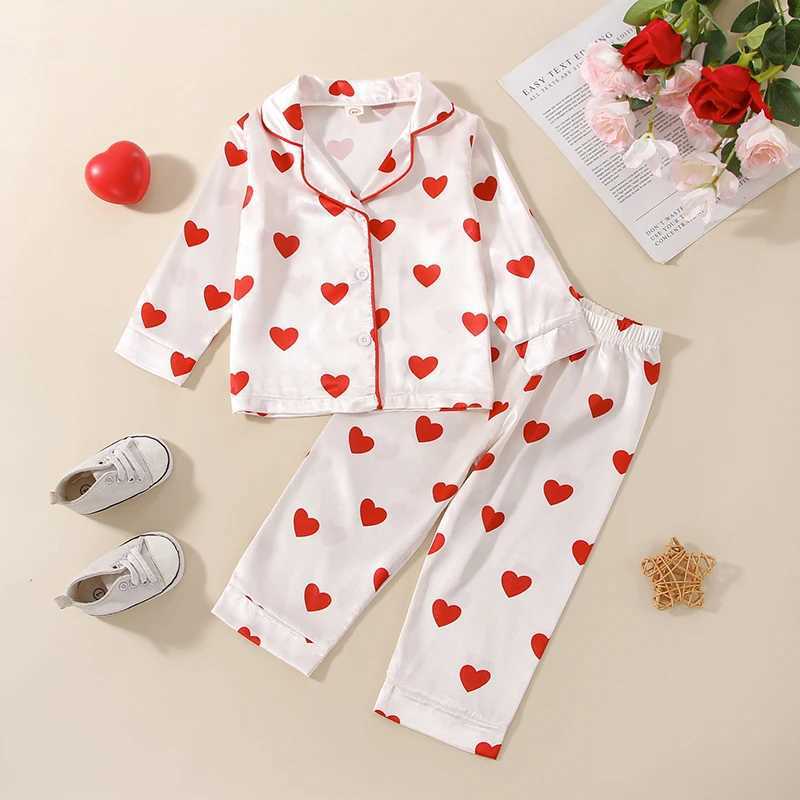 Kids Girl Pajamas Sets Fall Winter Casual Loungewear Sleepwear Baby Girl Long Sleeve Buttons Tops+Pants LoveHeart Print PajamasT250303