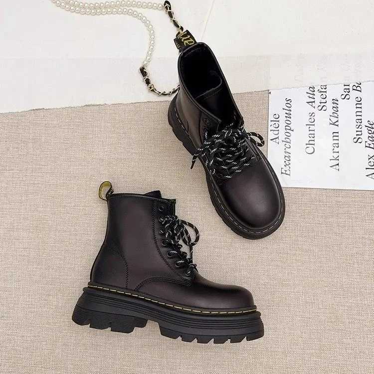 Womens high street style leather boots thick soled small bodied short boots Z250303