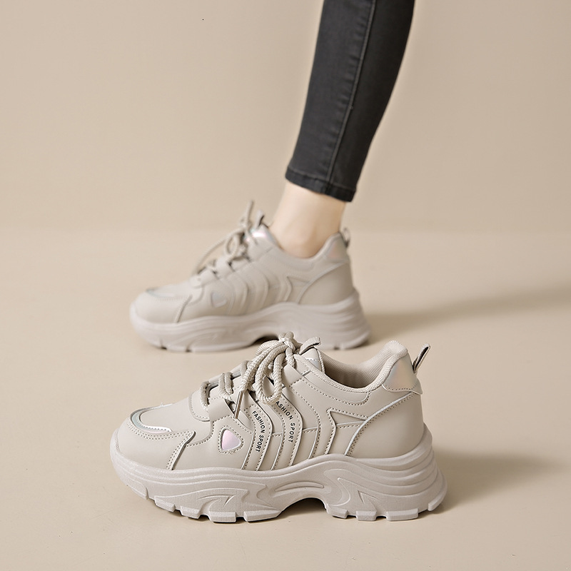 2025 Spring/summer New Designer Sports And Leisure Thick Soled High Rise Solid Color Leather Anti Slip Outdoor New Product Slimming And Small Ladies&#