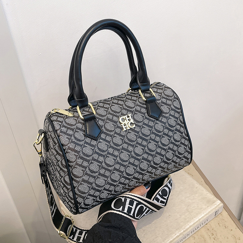 Free Shipping new designer Shoulder Bags for womens Fashion Bag Handbag messenger Pillow bag PU fashionable letter printed woman crossbody bag