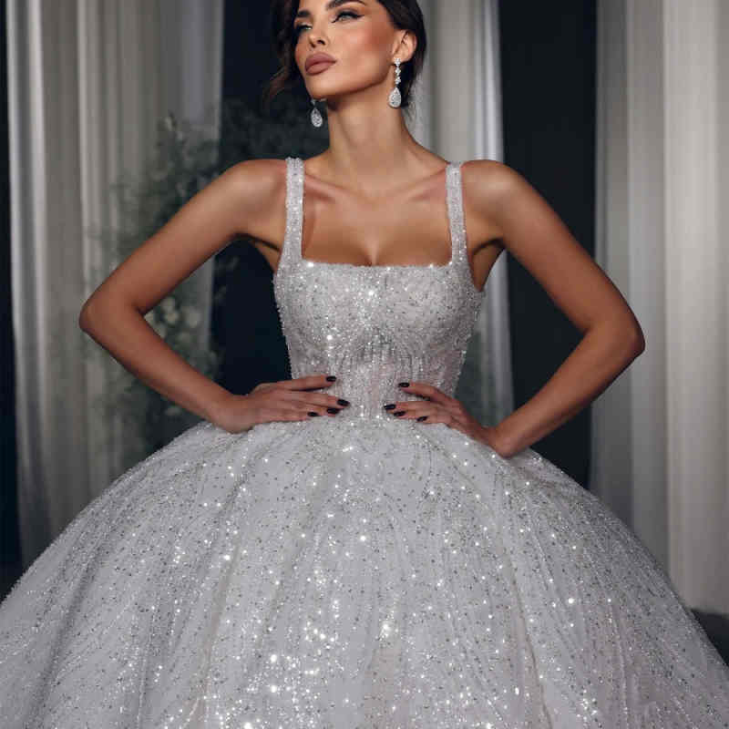 Luxury Ball Gown Wedding Dress Beaded Sequins Square Neck Bride Gowns Sleeveless Puffy Sweep Train Bridal Dresses Customized