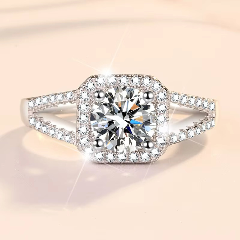 A anniversary celebration is always must-have for your heart. Purchase an engagement shaped natural silica ring with a unique design