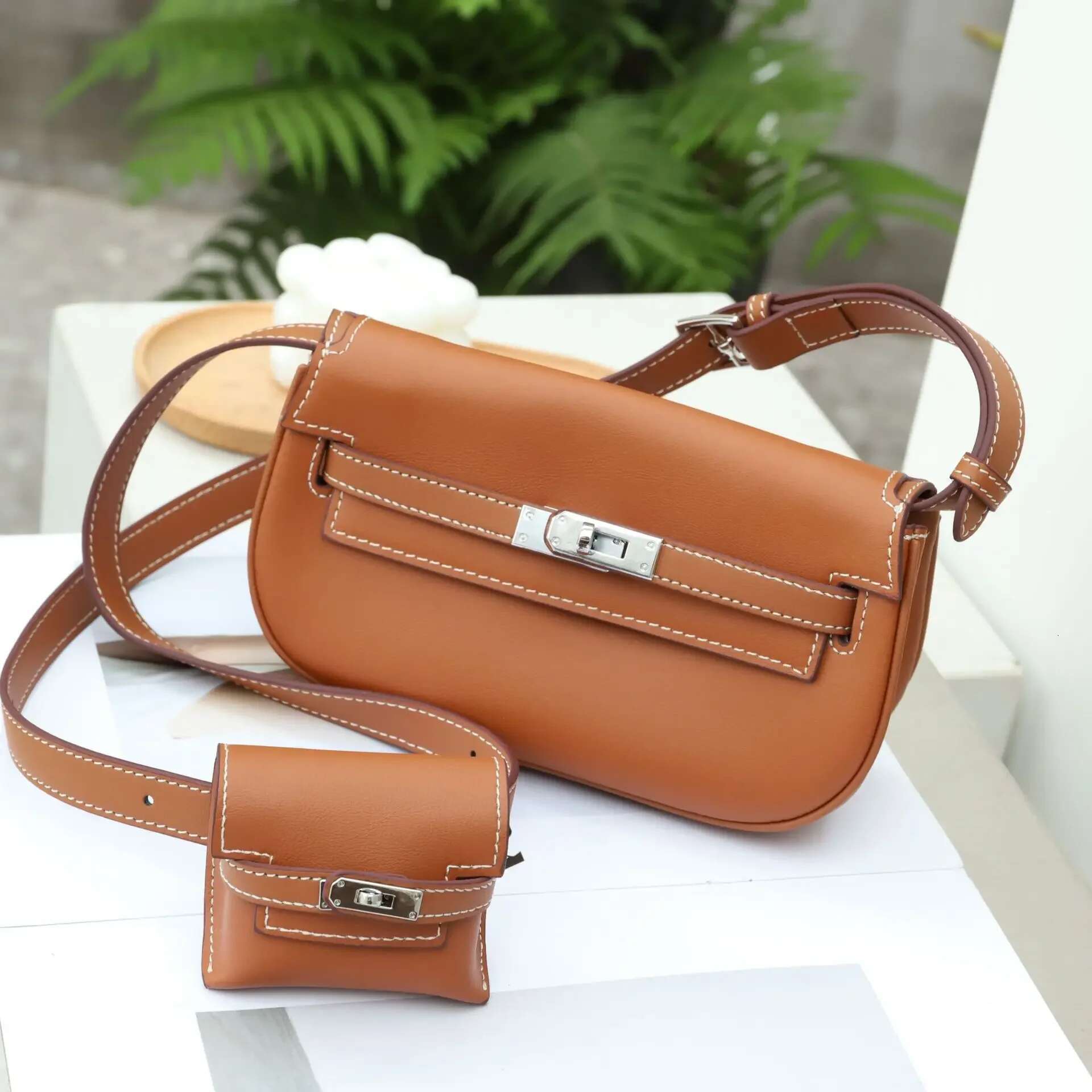 High-End Fashionable Versatile Double-Sided Leather Handbag For Women Single Shoulder Crossbody Chest Mini Waist Bag