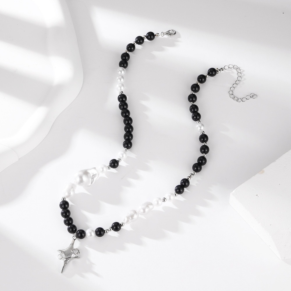 Fashionable Minimalist Unisex Handmade Beaded Pearl Necklace with Black & White Color Blocking