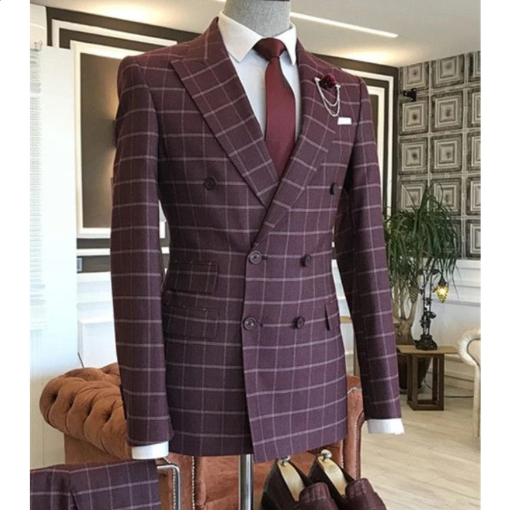 Stylish Double Breasted Plaid Men Suits Wine ed Lapel For Business 2 Pieces Set Jacket Pant Wedding Tuxedos 250224