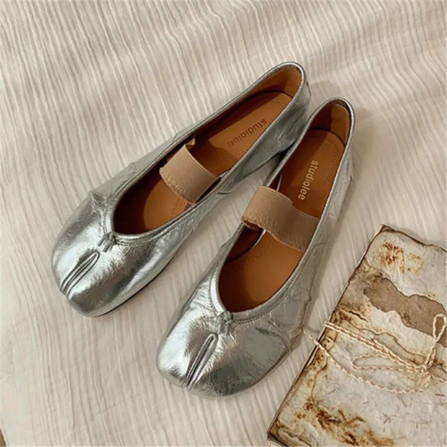 2025 New Split Toe Women Ballet Flats Retro Tabi Shoes Casual Elastic Band Loafers Ladies Espadrilles Lazy Atillas Mujer