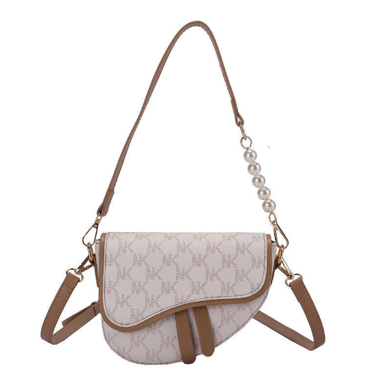 Women's 2025 spring/summer new item niche contrasting letter saddle fashionable high-end texture single shoulder crossbody bag