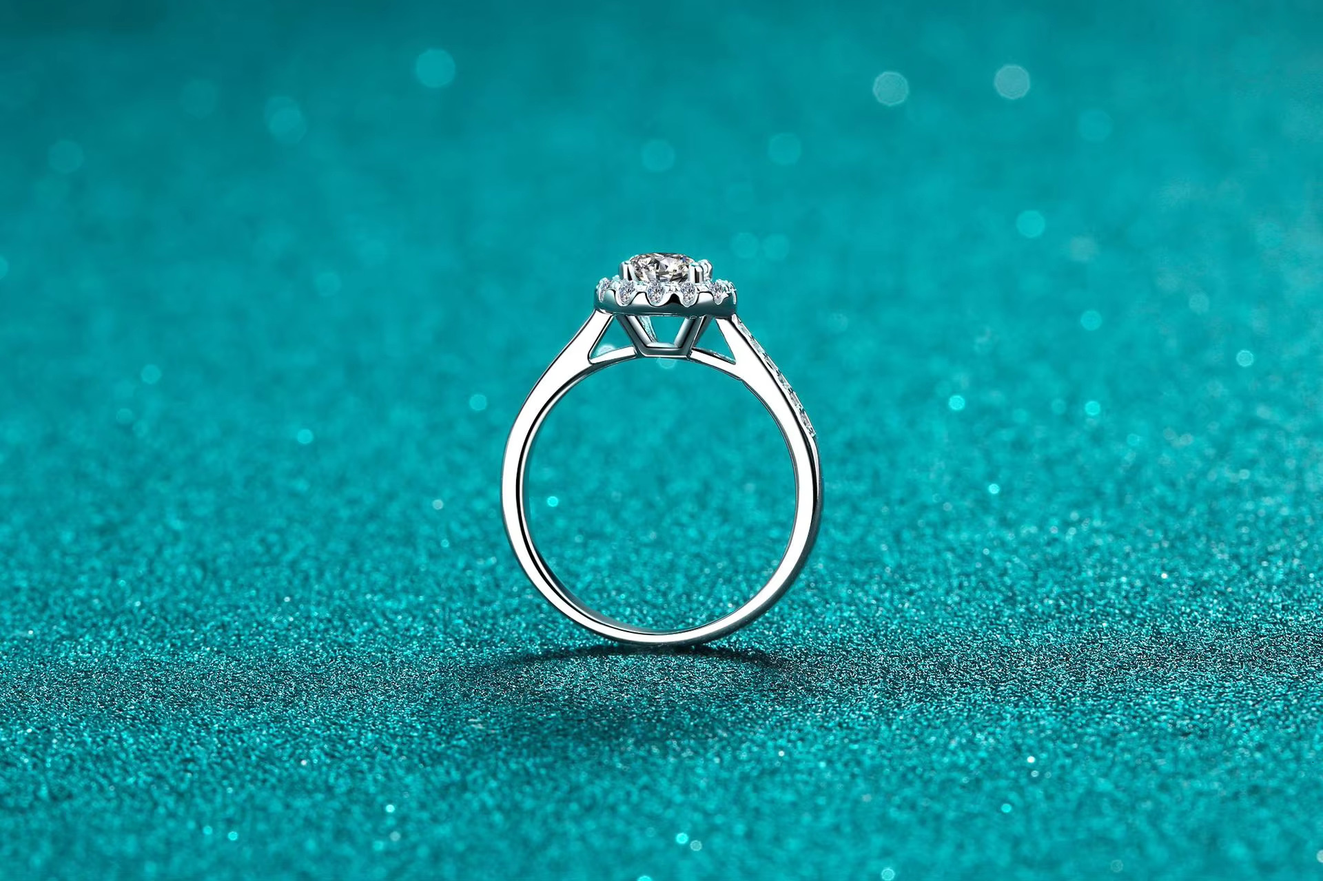 Sierstone ring with female circular halo design, gold-plated PT950