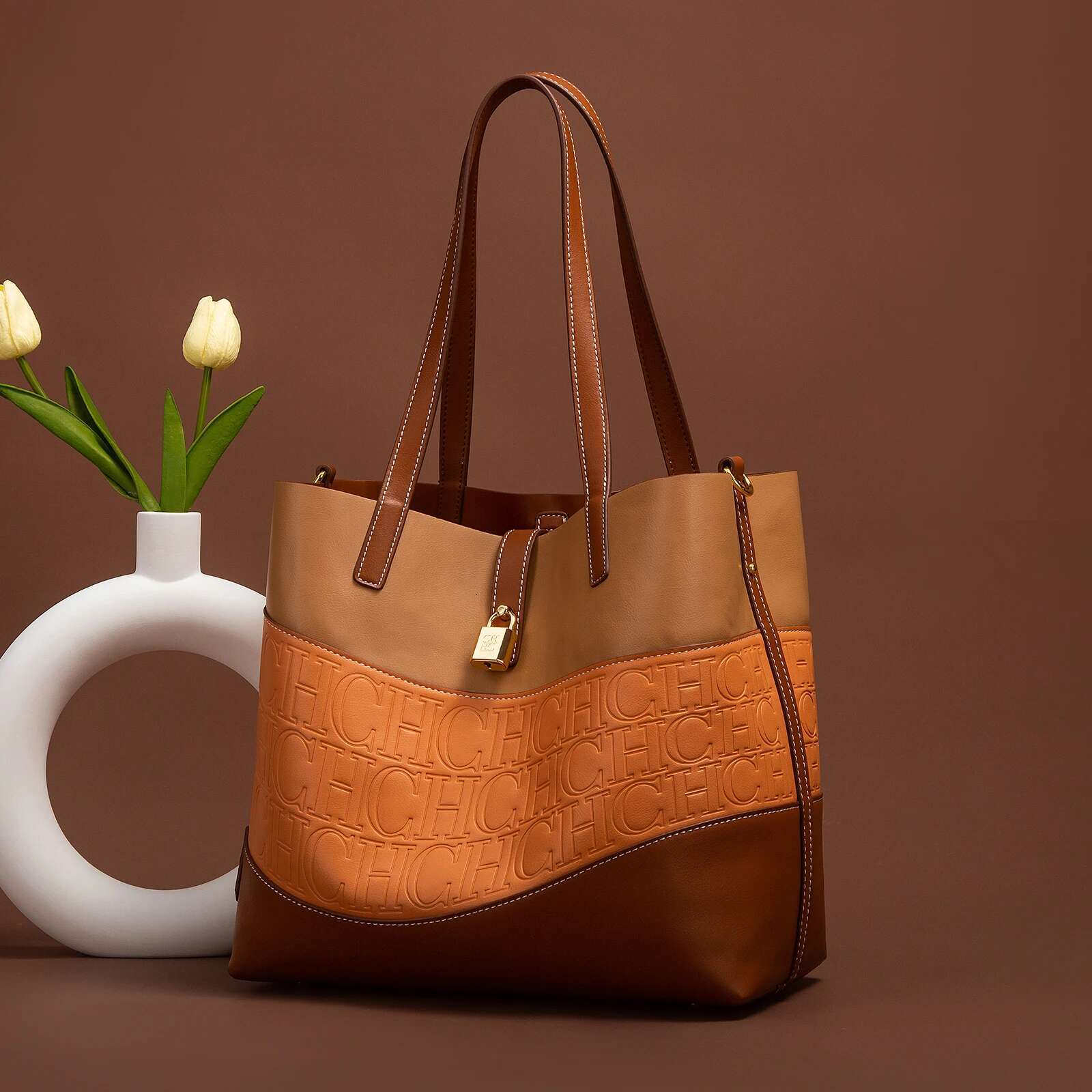 Women's New Handbag Blocking Design Versatile Fashionable Color Matching Essential for Daily Commuting