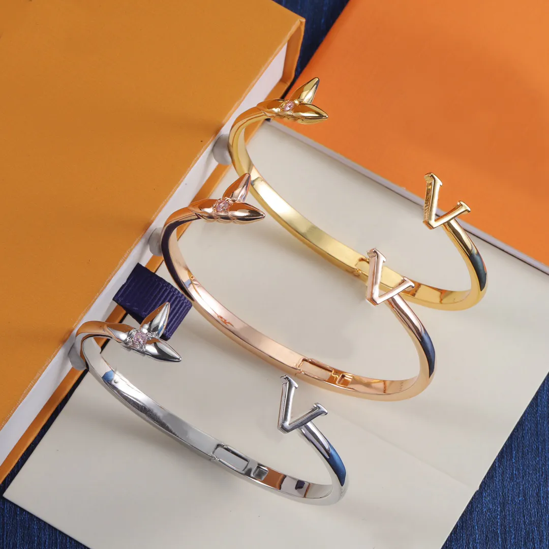 Designer Bangle Bracelets Women Jewelry Open Cuff Wristband 18K Gold Plated Copper Wedding Gifts