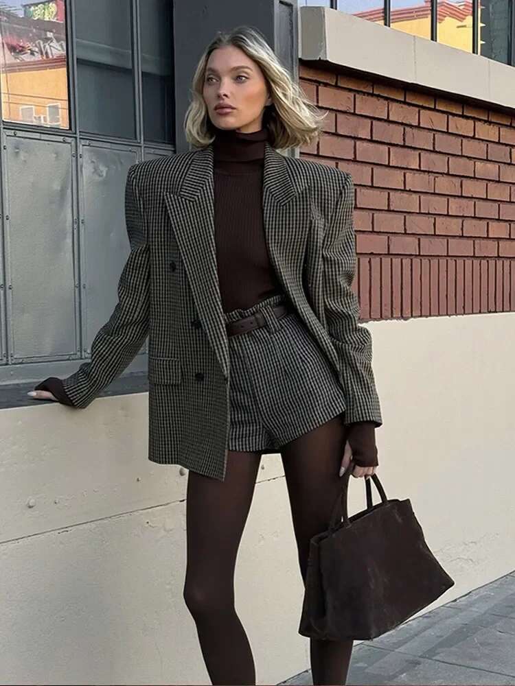 Vintage Plaid Women Jacket Padded Shoulder Lapel Double Breasted Long Sleeve Casual Coat 2024 New Lady Commuter Suit