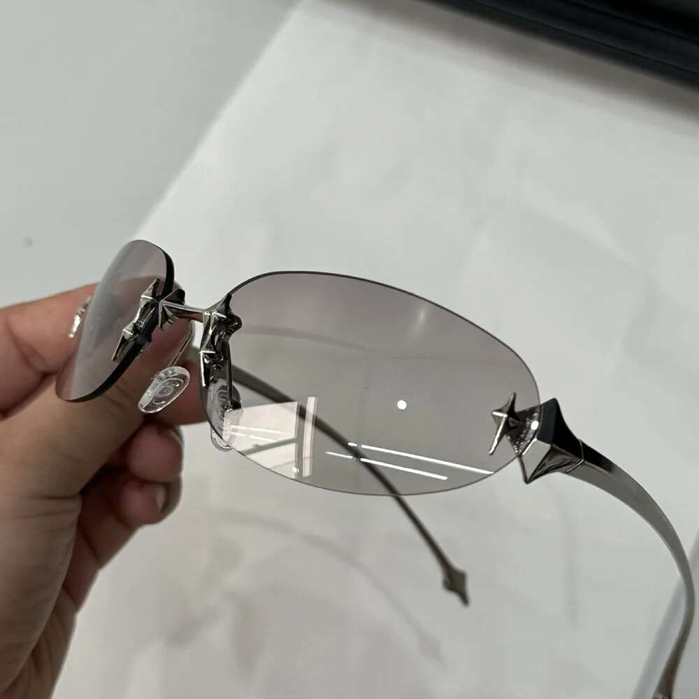 Y2K Fashion Vintage Brand Designer Rimless Oval Sunglasses Women For Men Sun Glasses Punk Popular Rivet Star Small Shades