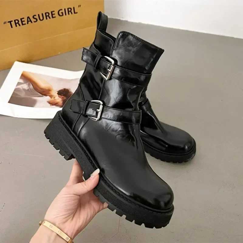 New Luxury Leather Ankle Boots Women Chunky Heel Flat Biker Boots Belt Metal Buckle Design Platform Boots for Women Combat Boots Z250303