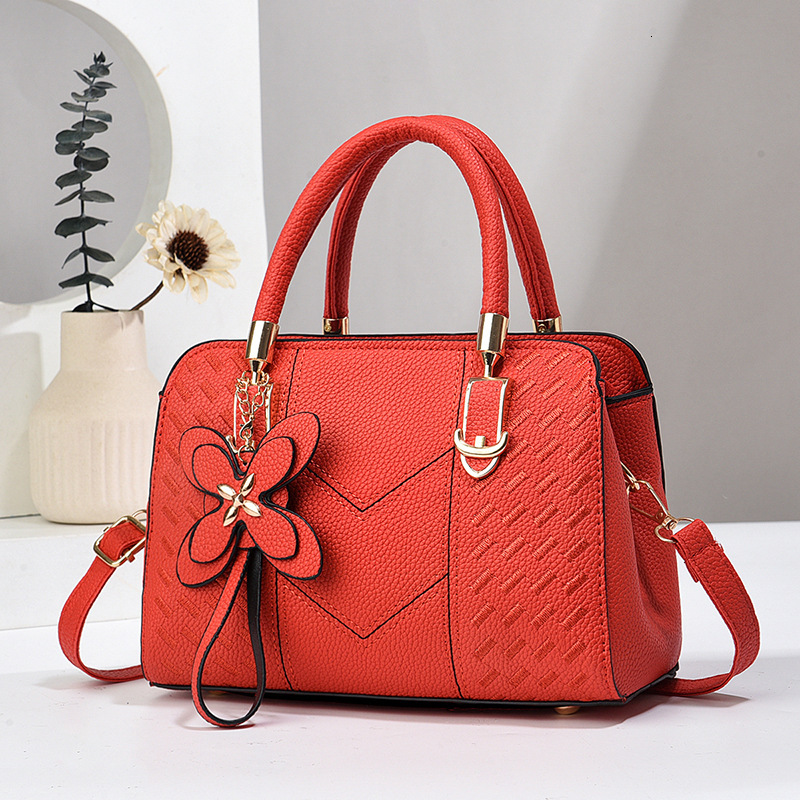 Women's 2025 Korean version handbag fashionable and atmospheric middle-aged single shoulder crossbody women's bag versatile new style